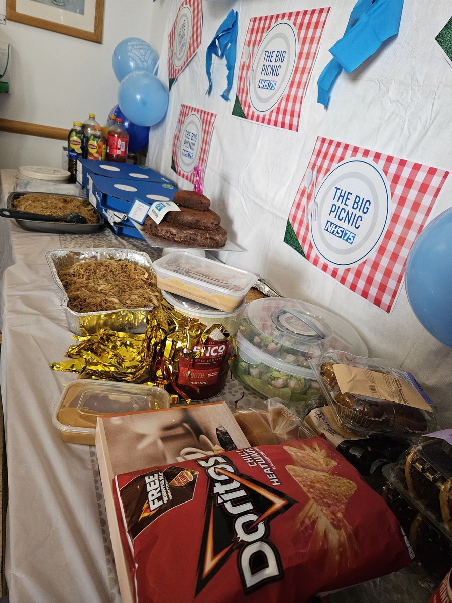 #TeamREU celebrating 75th anniversary of the NHS. Proud to be part of this team and the NHS! @KingstonHospNHS @BereniceConstab <a href="/SarahShade16/">Sarah Shade</a> <a href="/NicholaKane2/">Nichola Kane</a> <a href="/Harmudge/">Tracey Kelly 💙</a> <a href="/JSkhft/">Justine</a> <a href="/eraderecht/">Liz Raderecht</a>