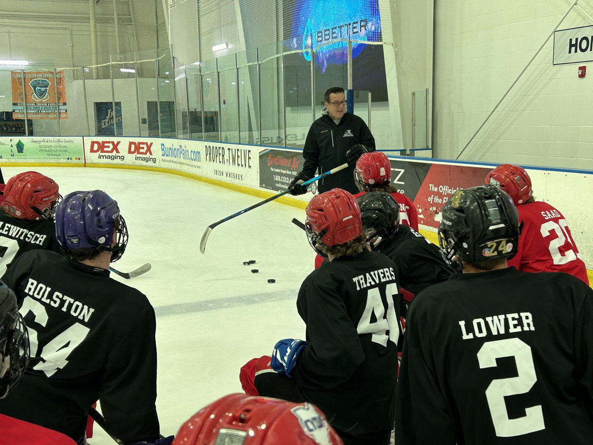 CoachMcQ4's tweet photo. Had a great time last week at @belfryhockey Coaches Workshop, followed up by the players camp. I learned a lot and our players did too. Love the concepts of the Belfry Offense! @EdpHockey #skillsthatseparate https://t.co/ar8nTNJWt6