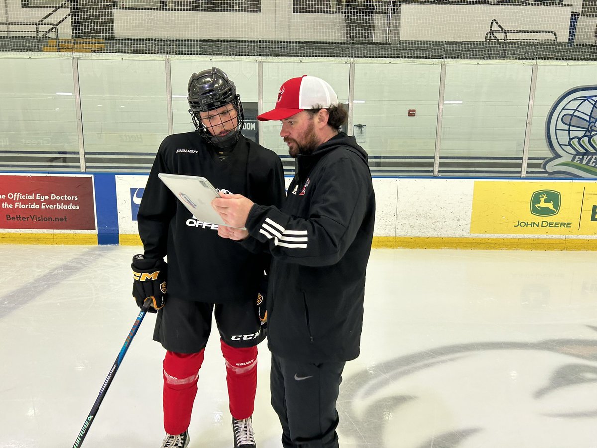 CoachMcQ4's tweet photo. Had a great time last week at @belfryhockey Coaches Workshop, followed up by the players camp. I learned a lot and our players did too. Love the concepts of the Belfry Offense! @EdpHockey #skillsthatseparate https://t.co/ar8nTNJWt6