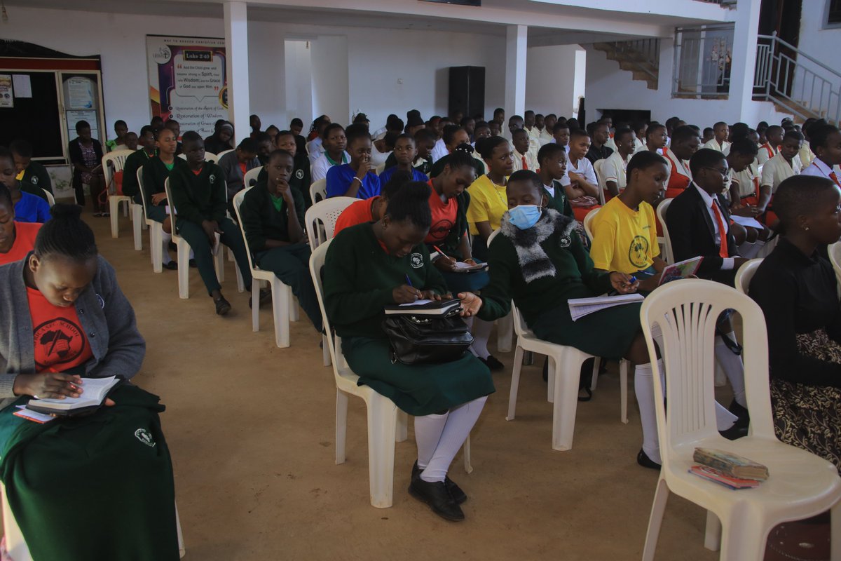 ycode_ug's tweet photo. We strive to impact a generation to make positive informed decisions for there destinies! We believe that our contribution to society lies in our efforts to transform young minds! #YCoDE #Kampala #Mentorship #Purpose #Choices https://t.co/K1pDuxC79h