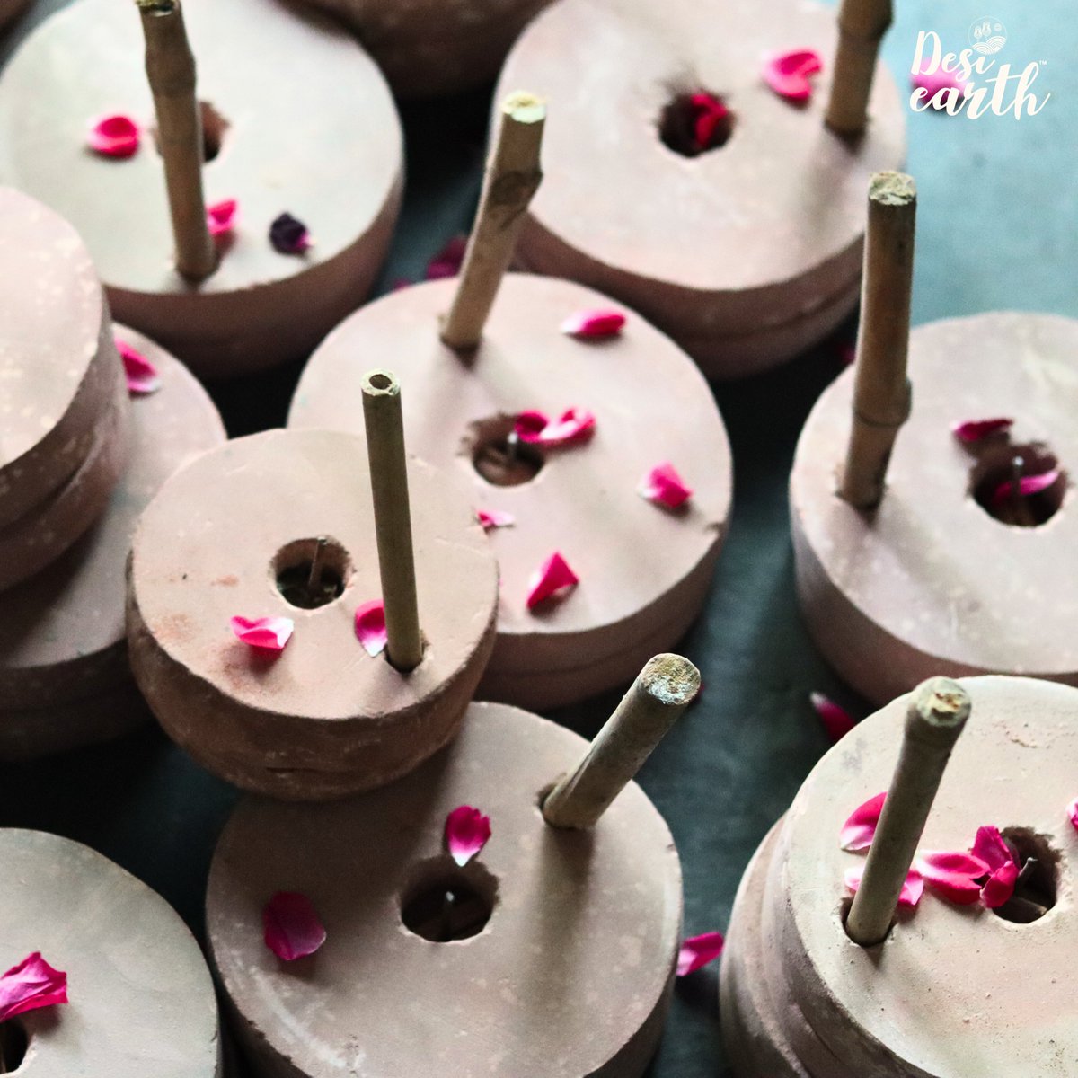 _DesiEarth's tweet photo. Chakki ground spices are known for their distinct flavor and aroma.

#stoneground #chakki #chakkicrushed #organic #organicspices #spices #coarse #powderedspices #desiearth #switchtoorganic #healthyliving #healthylife #sustainable #sustainableagriculture #environment https://t.co/Yu6FoktgRS