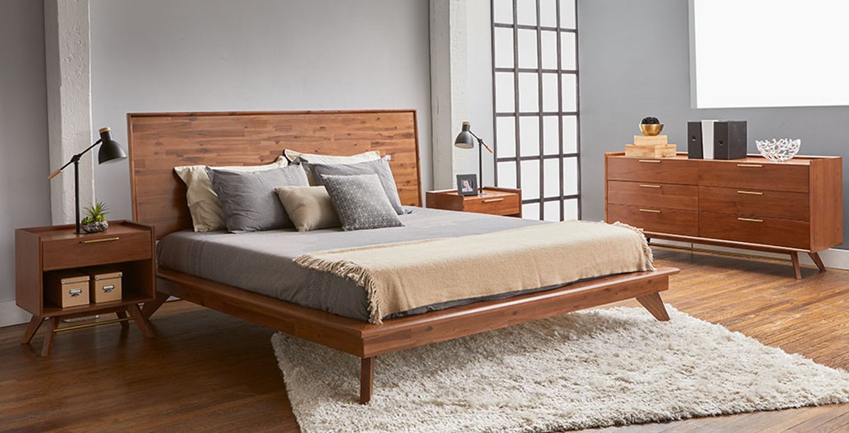 Feels like the Mondayest #Wednesday ever 🥱 Come see us while you're out and about today! Maybe take a nap in our sleep center... 🛌 - xoxo Joni #austinTx #ad #shopsmall