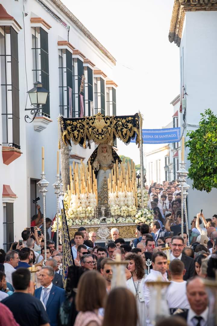 columnacarmona's tweet photo. 📌MAGNA MARIANA| 𝐀𝐆𝐑𝐀𝐃𝐄𝐂𝐈𝐌𝐈𝐄𝐍𝐓𝐎𝐒 

Y como si de un sueño se tratase pasó el 1 de julio y aún nos encontramos asimilando lo vivido. Nos cuesta encontrar las palabras para expresar todo lo que sentimos en aquella tarde-noche que quedará para el recuerdo. https://t.co/7h9mKPlgnr