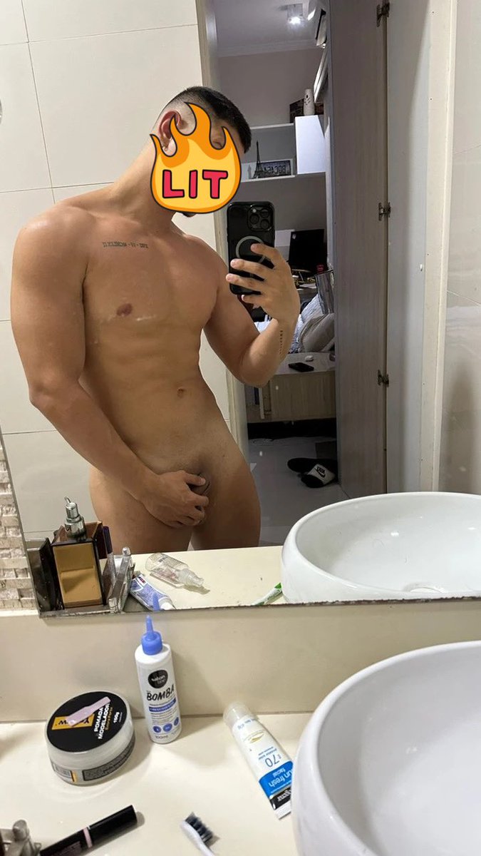 unclockvip's tweet photo. HÉTERO MOSTRANDO O TAMANHO DA PICA PRA MINHA FAKE🔥 https://t.co/OF0nmbIhPA