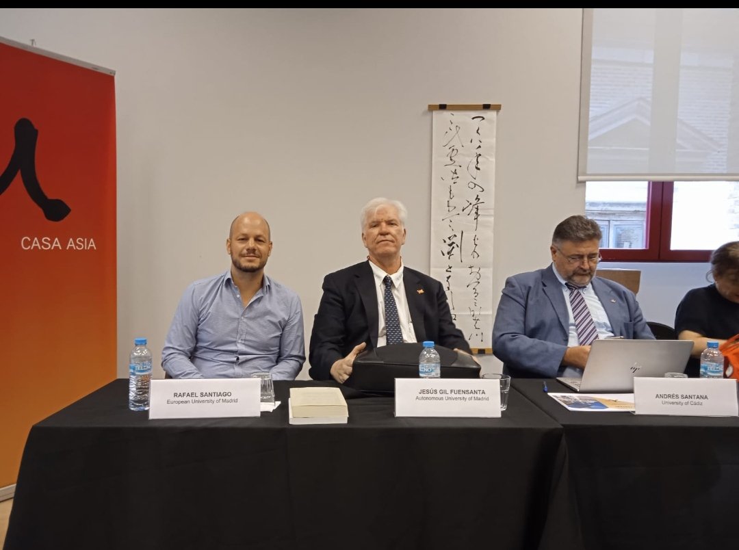 Un placer la invitación  a este evento