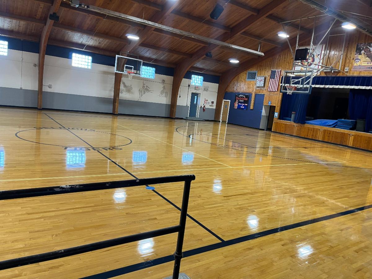 Fresh coat of Hillyard's Icon Gym Finish at Oelrich SD Public School! Looking great, Jacor Forester!