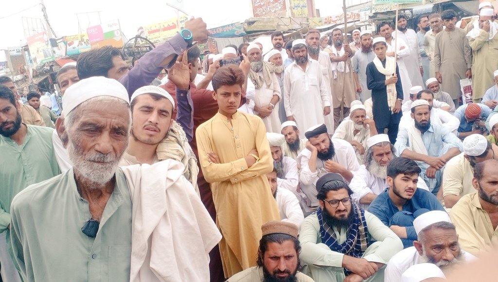 چارسدہ ،: جمعیت علماء اسلام  عمرزئی چارسدہ کے جانب سے سویڈن میں قرآن پاک کی بے حرمتی کے خلاف احتجاج مظاہرہ 
#Quran_is_our_soul
#Quran_is_our_soul