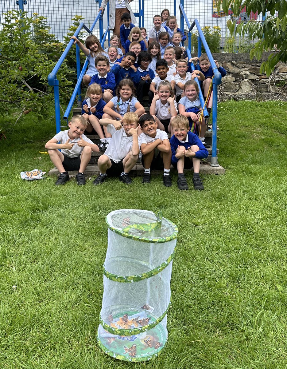 stjosephskly's tweet photo. Apple Class have LOVED their butterflies and today was their release day! 🦋 We have had lots of fun learning all about them, observing and writing about them, then finally saying goodbye. #AppleClass #SJKScience https://t.co/9LBptjUs2u