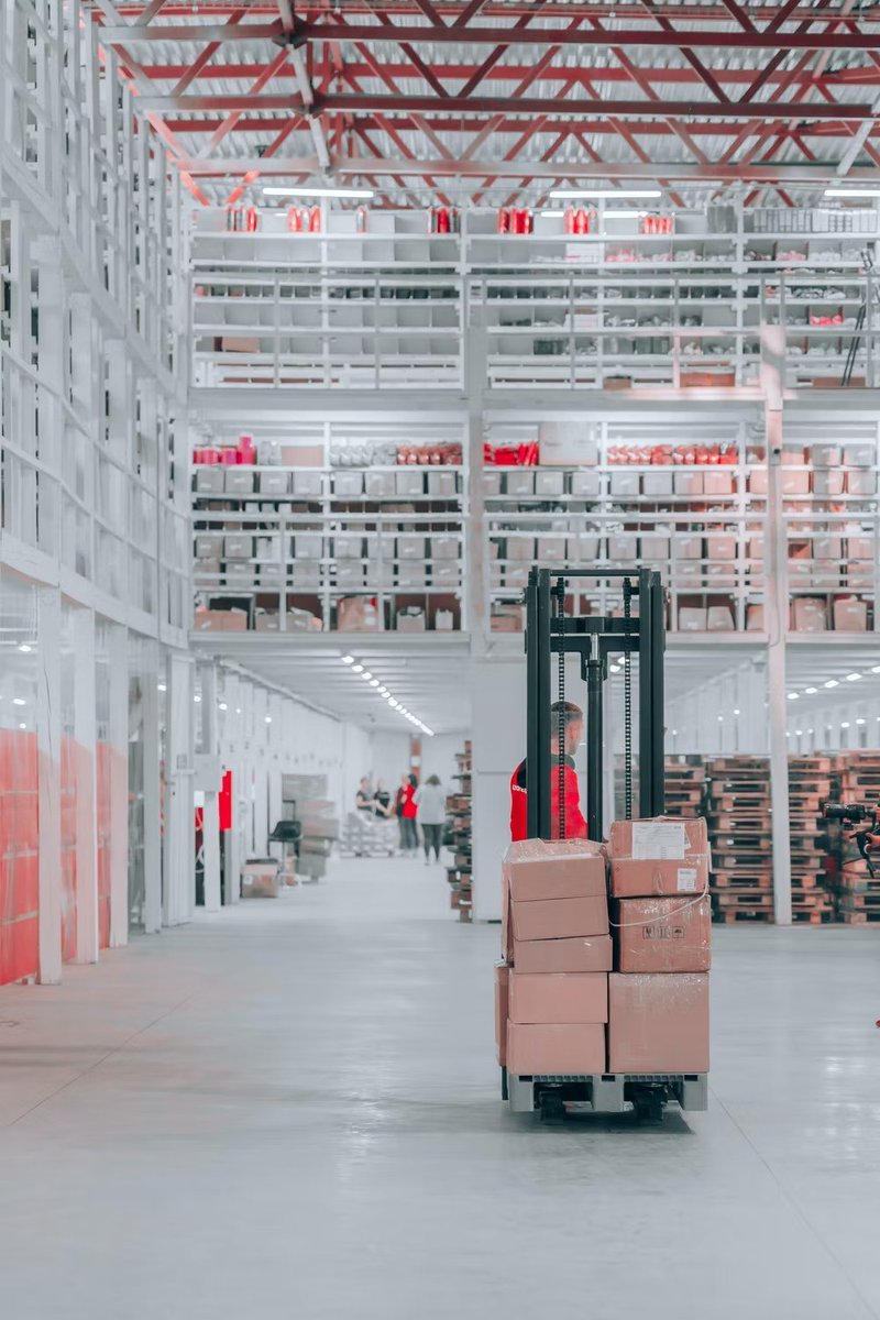 Emerging Tech Essays: Tech & the Future of Warehouse Work. Gutelius & @nik_theodore of @thisisUIC discuss possible advantages of tech in warehousing, how the industry's context has limited adoption & how gains could be shared with workers. @SAGEJournals doi.org/10.1177/001979…