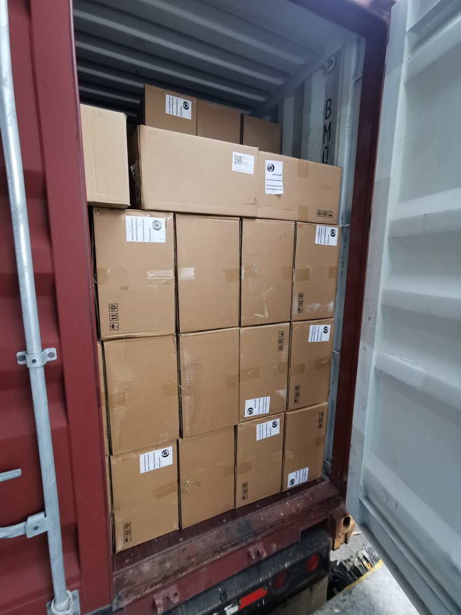 #AduanaEnois retirando contenedores de puerto 📍 PTY