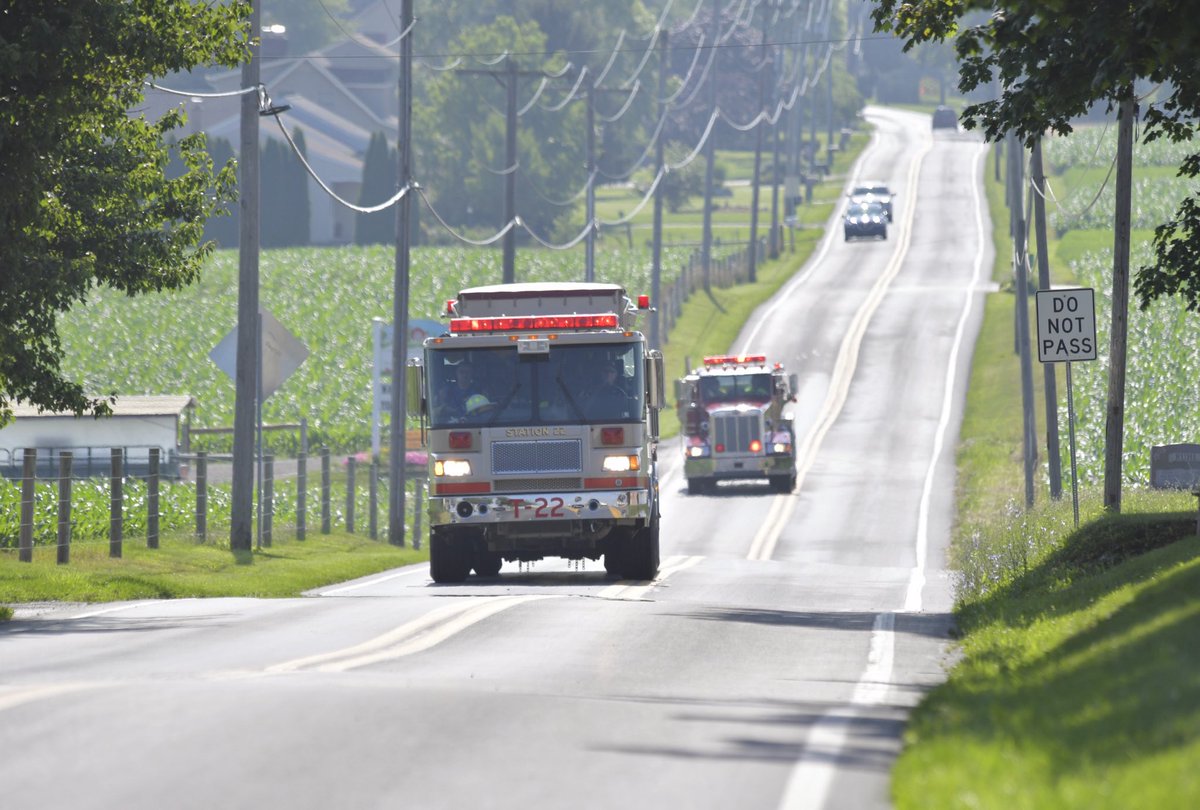 SuzetteLNP's tweet photo. Officials are on the scene of an explosion on N. Colebrook Rd in Rapho Twp. The township building blew up at 6:00am. Everyone was evacuated and there were no injures. Many properties in the area have damage. @LancasterOnline⁩ ⁦@annrejrat⁩ ⁦@JackPanyard⁩ https://t.co/s6FV1KWqSM