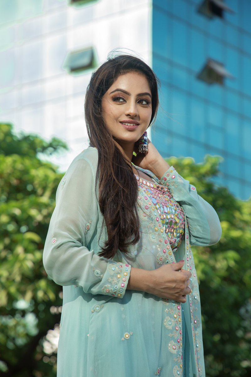 deepikasingh150's tweet image. 🦋👩‍🔧
.
.
#photography @artographybysagar 
#bluedress #mirrorwork #deepikasingh