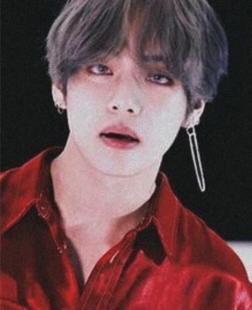 AboutMusicYT's tweet photo. Taehyung of BTS in 'DNA', 2017. https://t.co/8tqdlzp9nn