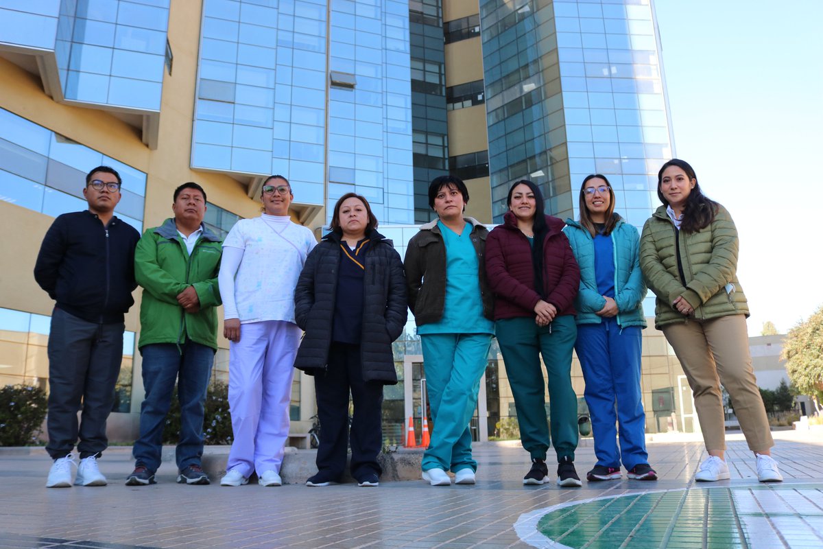 hospitalcopiapo's tweet photo. Damos la bienvenida al Equipo Médico de Emergencia proveniente de México que envía la OPS/OMS para apoyar al Servicio de Pediatría de nuestro hospital durante la Alerta Sanitaria por virus respiratorio.

TEAM: 2 médicas, una Terapeuta Respiratorio y 5 enfermeros y enfermeras. https://t.co/7y8Zk8Hw5C