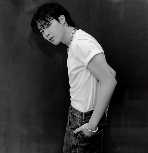 AboutMusicYT's tweet photo. Jimin of BTS was the most streamed kpop soloist on Spotify in June 2023 (266M). https://t.co/n6atMlS41v