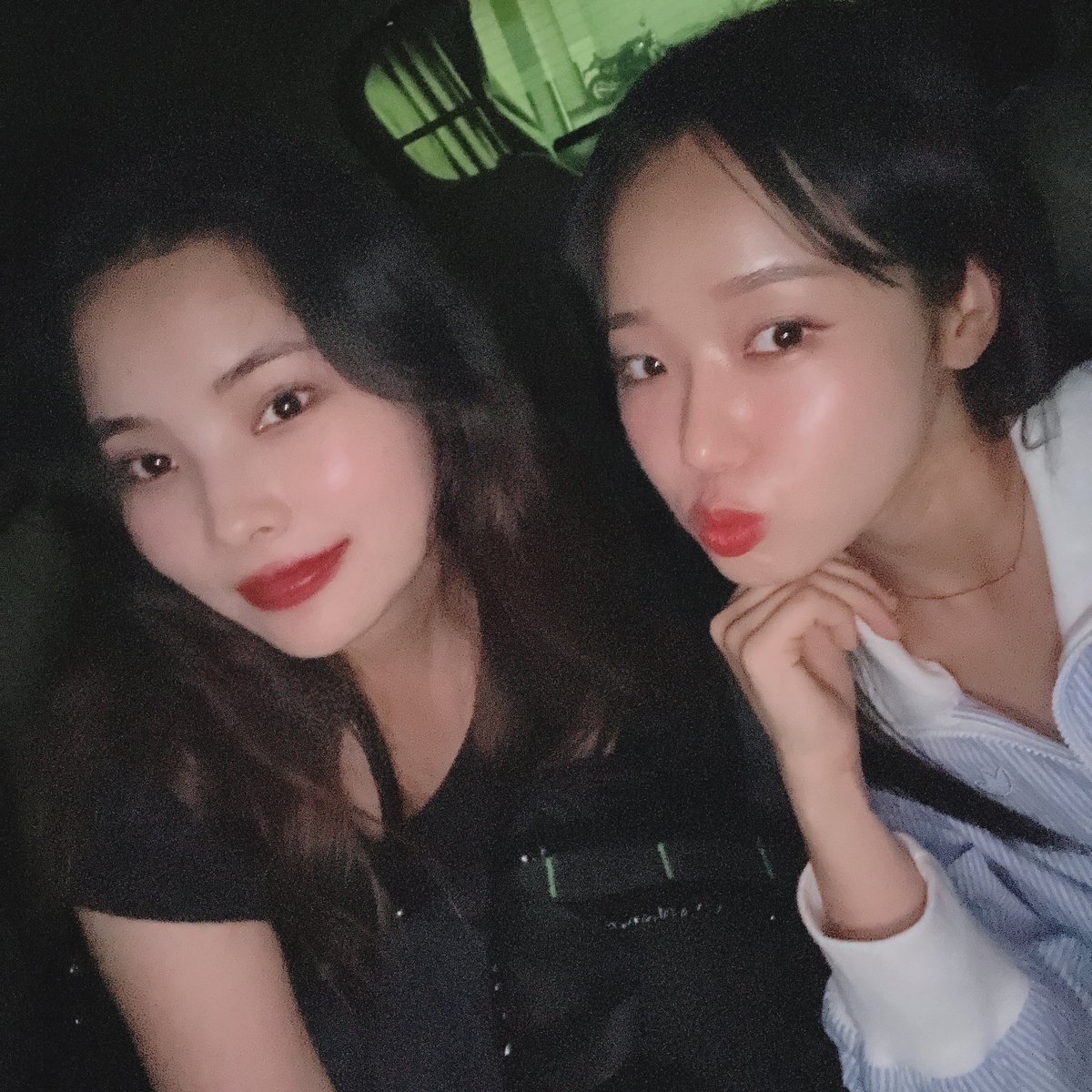 WekiMeki's tweet photo. 리나랑🦄 유정이🌻 https://t.co/tWrca6MXMW