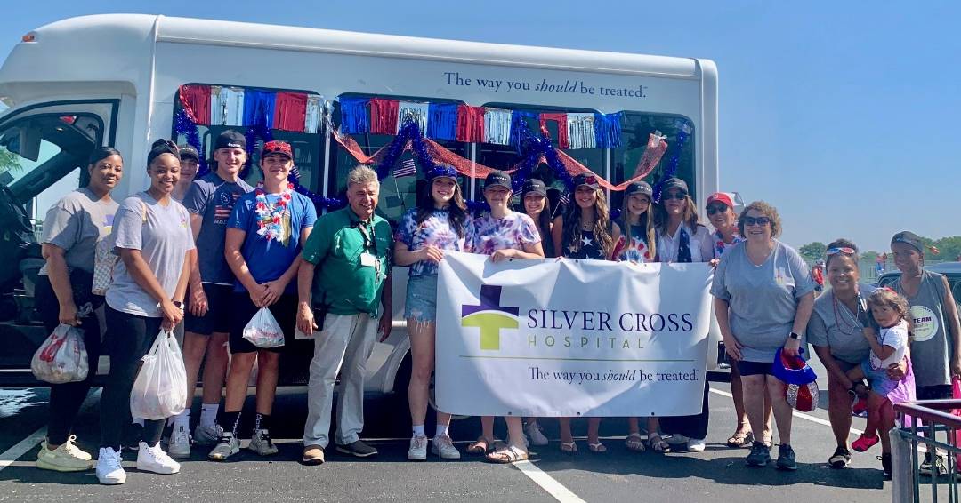 SilverCrossHosp's tweet photo. Silver Cross Hospital and Silver Cross Urgent Care/Mokena were proud to represent at yesterday’s July 4th Parade in Mokena. Thank you to all you came out to Mokena to support our amazing community!! 🤩

#SilverCrossHospital #Happy4thofJuly #ParadeRoute #Mokena #WeLoveOurCommunity https://t.co/IOeP98nTp7