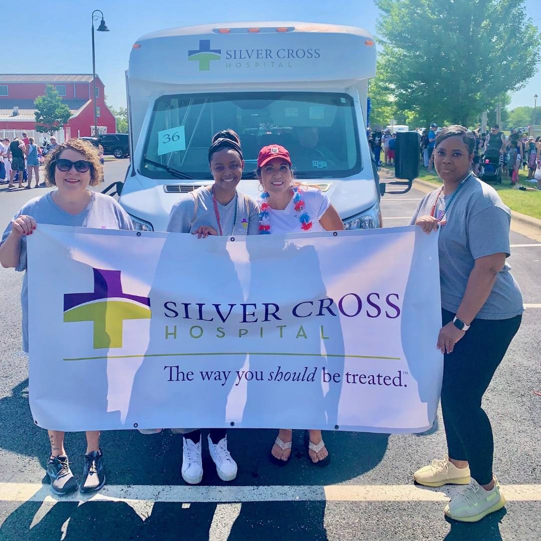 SilverCrossHosp's tweet photo. Silver Cross Hospital and Silver Cross Urgent Care/Mokena were proud to represent at yesterday’s July 4th Parade in Mokena. Thank you to all you came out to Mokena to support our amazing community!! 🤩

#SilverCrossHospital #Happy4thofJuly #ParadeRoute #Mokena #WeLoveOurCommunity https://t.co/IOeP98nTp7