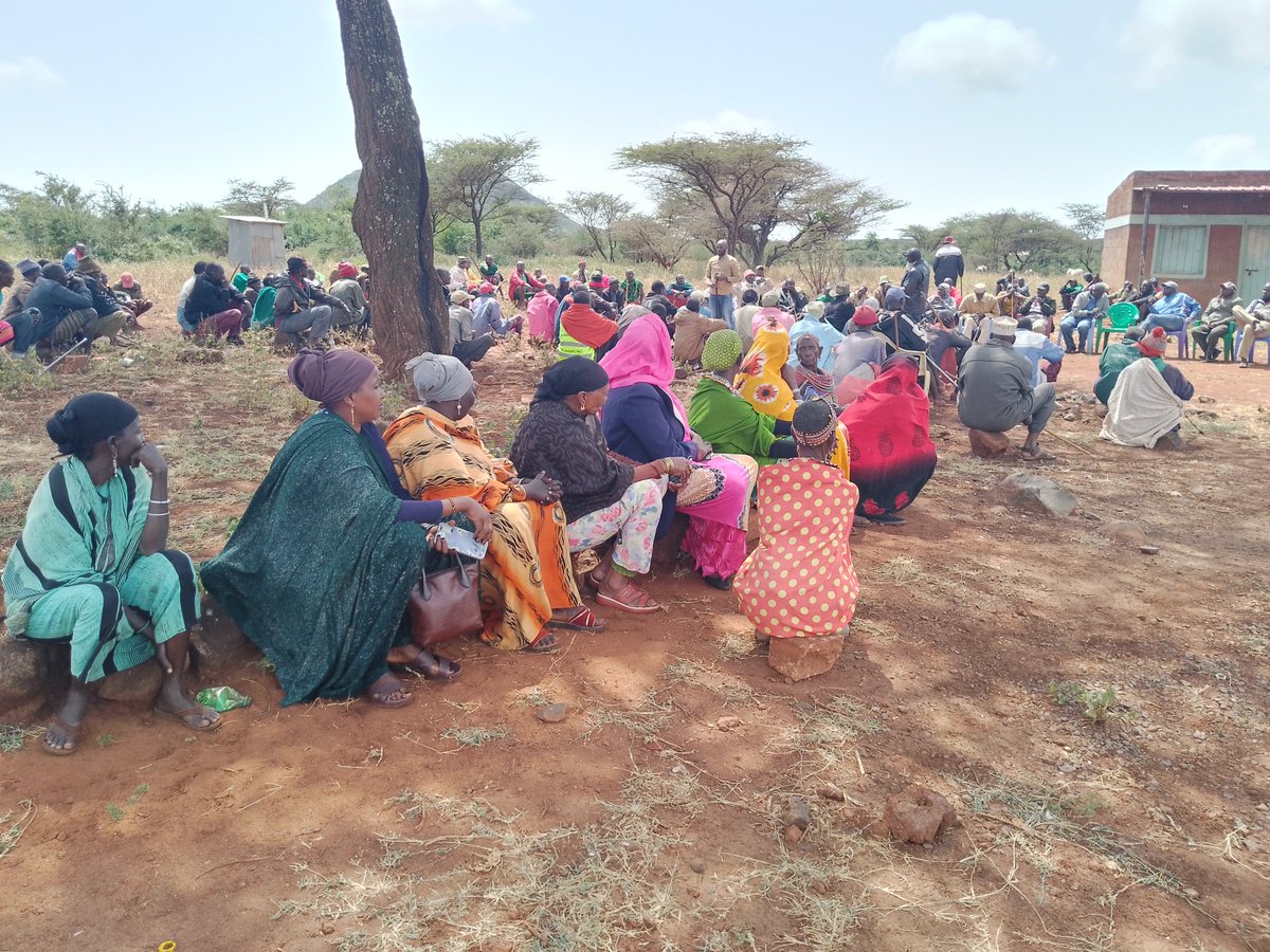 FIRM_Kenya's tweet image. For a long time, women were sidelined in community land management. But their role is critical in ensuring #GenderEquality and inclusion in decision-making. 

The #CommunityLand Act 2016 opened up space for inclusion by allowing women onto the Community Land Management Committee.