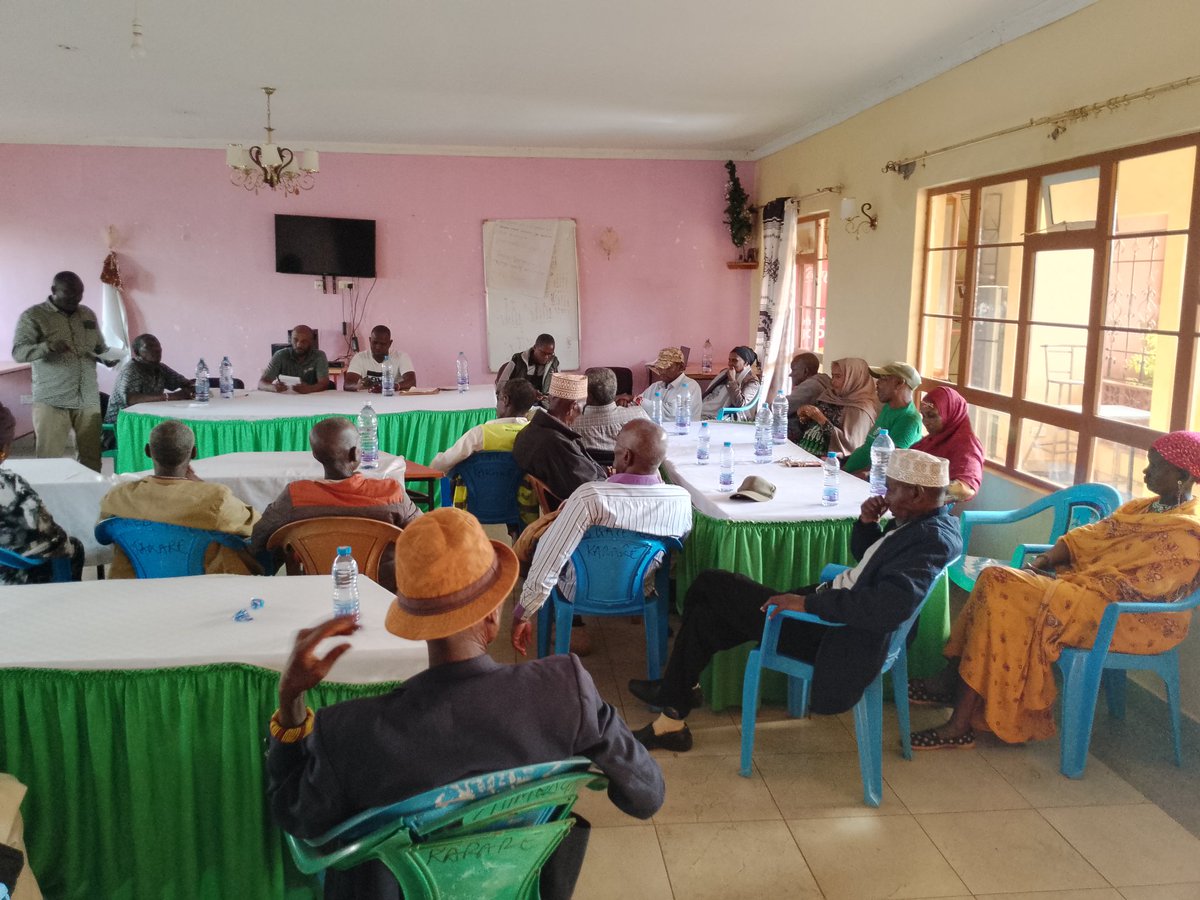 FIRM_Kenya's tweet image. For a long time, women were sidelined in community land management. But their role is critical in ensuring #GenderEquality and inclusion in decision-making. 

The #CommunityLand Act 2016 opened up space for inclusion by allowing women onto the Community Land Management Committee.