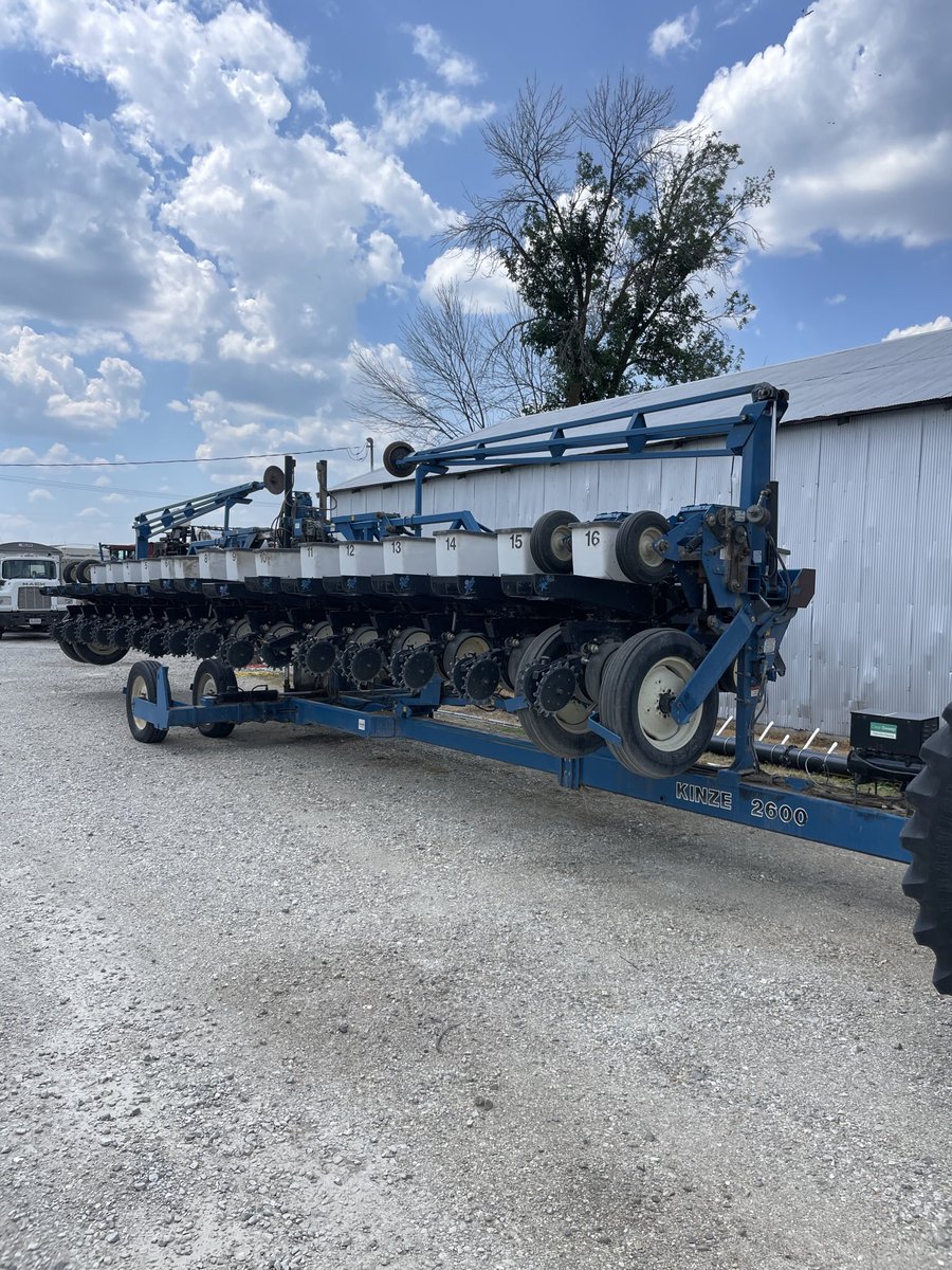 gavin_spoor's tweet photo. #AgTwitter for sale

2600- 16/31, cleansweep on corn rows. PP corn and bean brush meters, Gauge wheel kits. Furrow cruisers. 
$32k

3600 - 16/31 cleansweep on corn rows, PP downforce on corn rows. PP Vacuum meters and electric shutoffs. Comes with gen 3 20/20
 $55k

573-253-1459 https://t.co/nssyZOAd5a