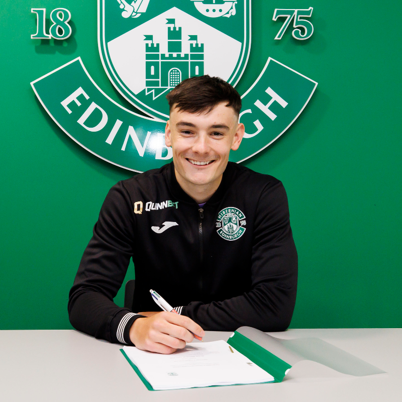 HibernianFC's tweet photo. 𝗟𝗲𝘃 𝗶𝘁𝘁 in Leith! 😍

We are delighted to announce the signing of Wales international Dylan Levitt from Dundee United! 👇