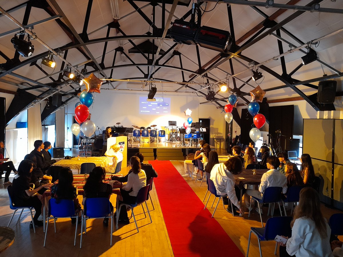 Our Year 11s bid farewell to the school year in a dazzling display of festive fashion! Year 11 parents can join the live stream link in their inboxes to see the magnificent Jubilee Hall transformed for an unforgettable celebration. #EndOfSchoolYear #DwightPride #LionsCelebrate
