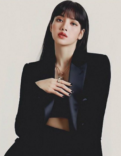 Lisa of BLACKPINK was the most streamed kpop female soloist on Spotify in June 2023 (122M).