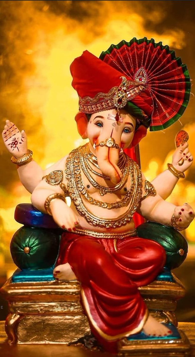 I Pray to Lord Ganesha to destroy all our sorrows; enhance our happiness; and shower his blessings on all of us.Protect us from all evil,unjust people/circumstances .Let Love,Hope & Positivity prevail.
GANPATI BAPPA MORYA
#ShivThakare
#ShivThakarewalaKKK13