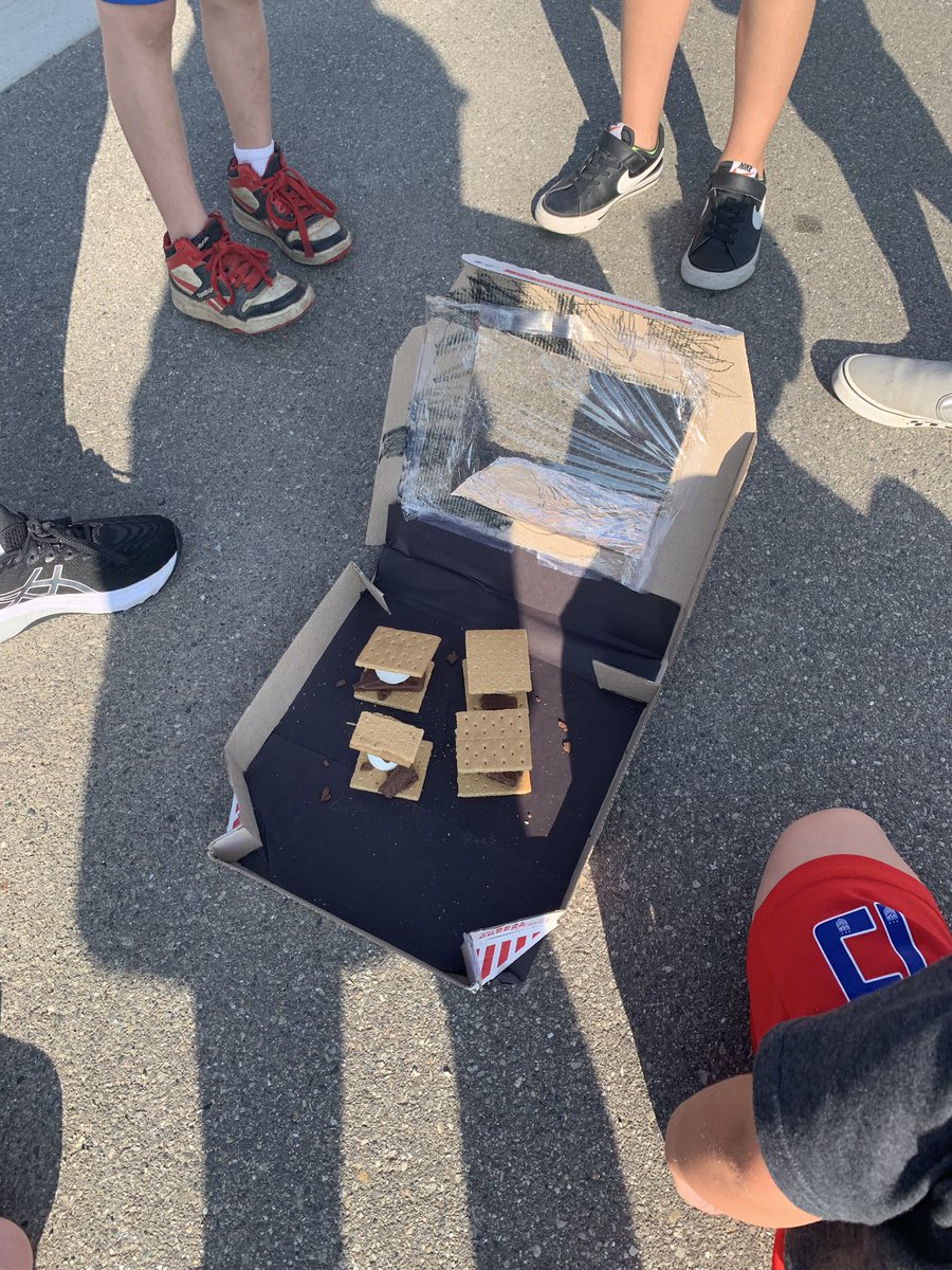 MsAlberty's tweet image. Very excited for our solar oven s’mores!! #STEMeducation #STEM