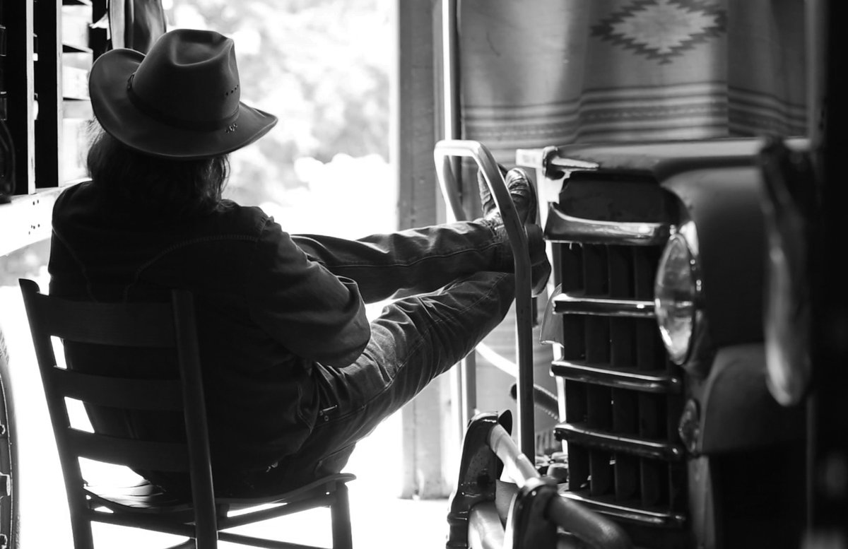 ColLittleton's tweet photo. “Look forward, not behind. Your best days are still out in front of you. Be focused and keep your dreams ALIVE” – Adedayo Olabamiji

#ThursdayThoughts #BetterDaysAhead #AdedayoOlabamiji #StayHealthy #Leather #Leathergoods #Handcrafted #ColonelLittleton #Tennessee #MadeInUSA https://t.co/NI2UMIMQ5p