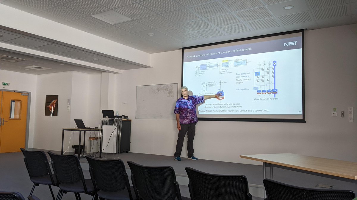 SPINTEC_Lab's tweet photo. Excellent talk by Mark Stiles from @NIST on developing novel ways of cognitive computing #spintronics #magnetism @SPINTEC_Lab @IRIG_Grenoble @cea_grenoble @UGrenobleAlpes @CNRS https://t.co/XxIvSbmc13