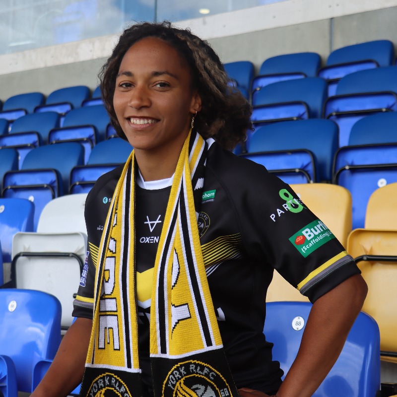 🇫🇷 Elisa Akpa is back for a second spell with <a href="/YorkValkyrie/">York RLFC Valkyrie</a>

🏆 The <a href="/DeessesCat/">Déesses Catalanes</a> forward helped York to the Grand Final last year, one which ended in defeat.

🗣 "After the Grand Final last year, I feel like I have not finished something here. I want to finish that this year."
