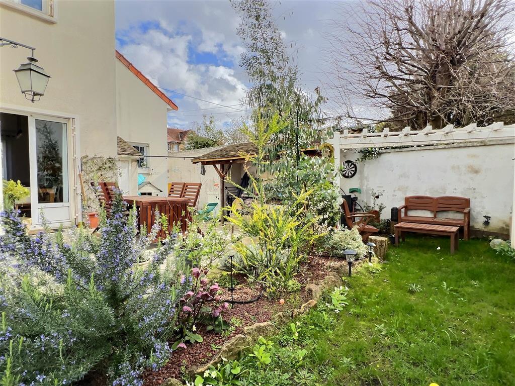 AllouxChristop1's tweet photo. À vendre | Saint maur des fosses 🗺️

Agentys la Varenne, votre partenaire immobilier, vous présente en exclusivité cette belle #maison rénovée (electricité aux normes, plomberie, rafraichissement total) de 95m², offrant d'agréables espaces (...) https://t.co/X1bE34r2nM https://t.co/01EFDvnSyh