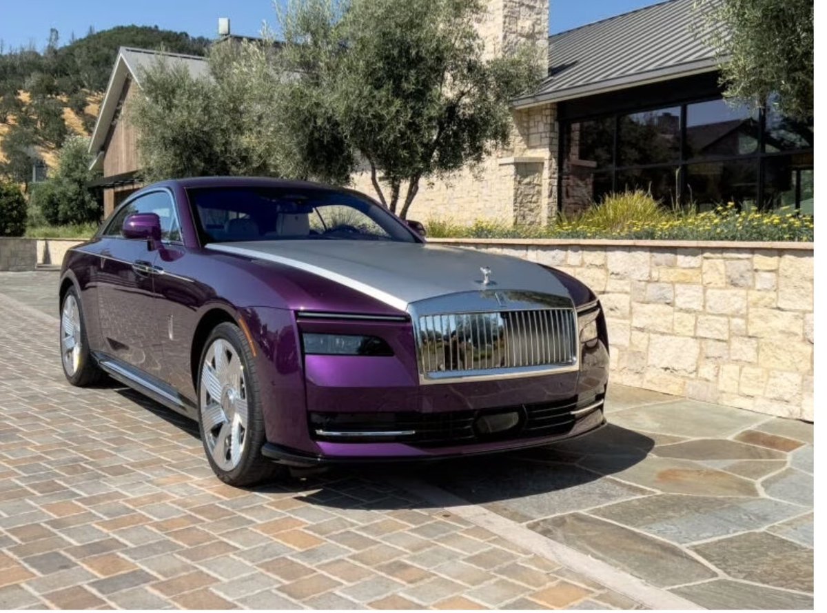 She's a baddie and she knows it !!! RR killed it with this 24 design 
#LupusLife
#lupus 
#RollsRoyce