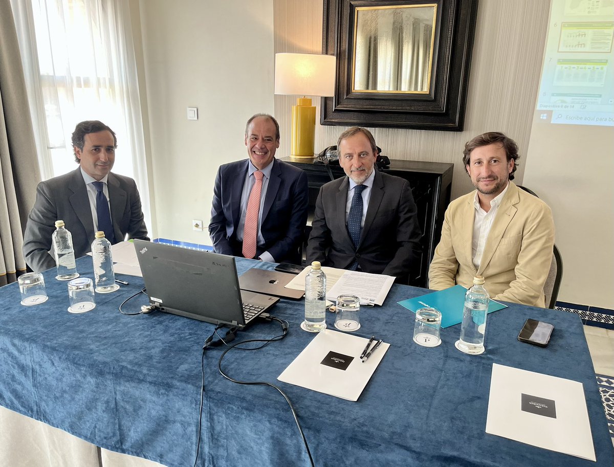 La perspectiva de las entidades financieras. Con Agustín Sánchez, Director territorial de <a href="/UnicajaBanco/">Unicaja</a> y consejero de Garántia, José María Vera, Subtor y director comercial de Caja Rural del Sur y Fran Martínez, Director sur y Extremadura de Cajamar Caja Rural. <a href="/pablodeolavide/">Pablo de Olavide</a>