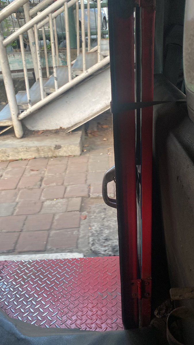 Sp yg masih suka naik angkot juga?!?!?