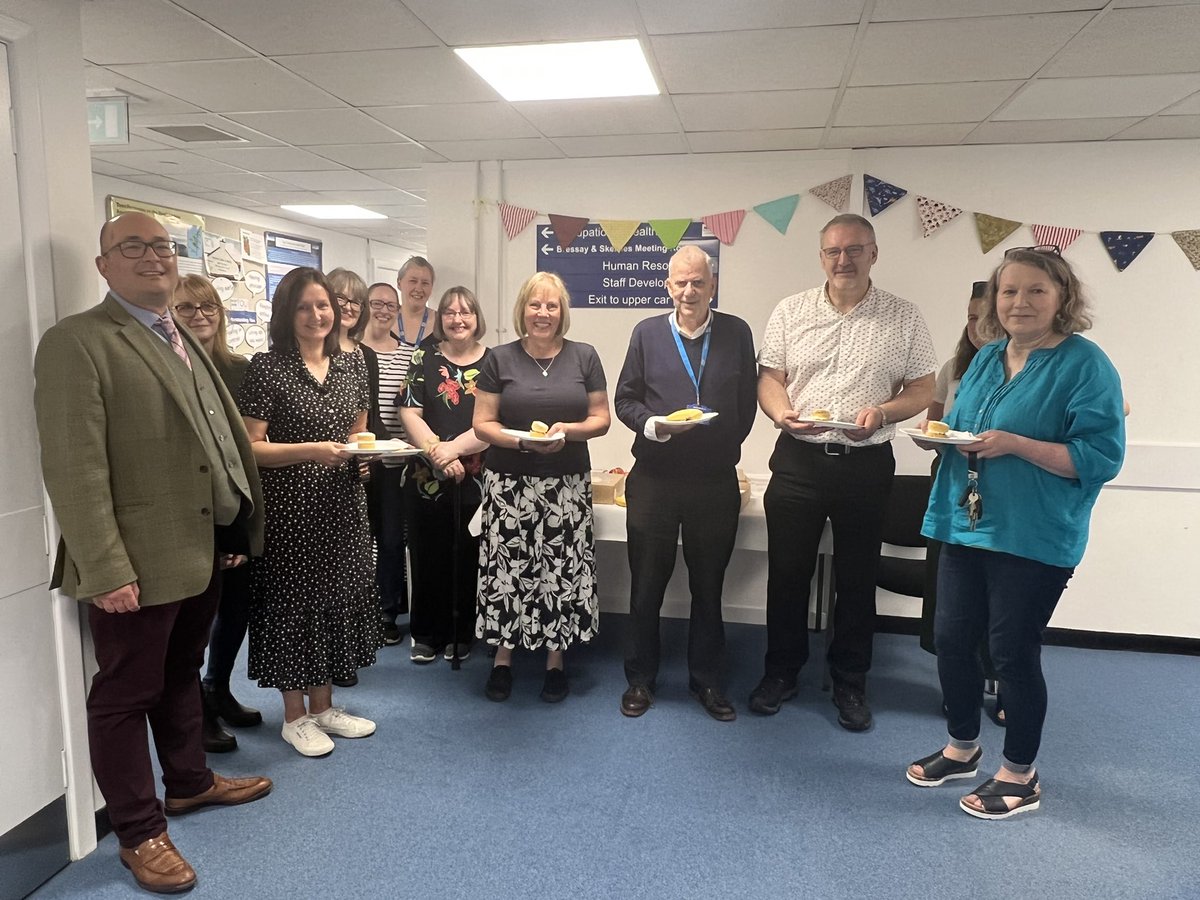 Staff at Montfield enjoying a cuppa, cake and fruit on the 75th Anniversary of the NHS. Thank you to all our staff for everything you do. ❤️⭐️#nhsscot75
