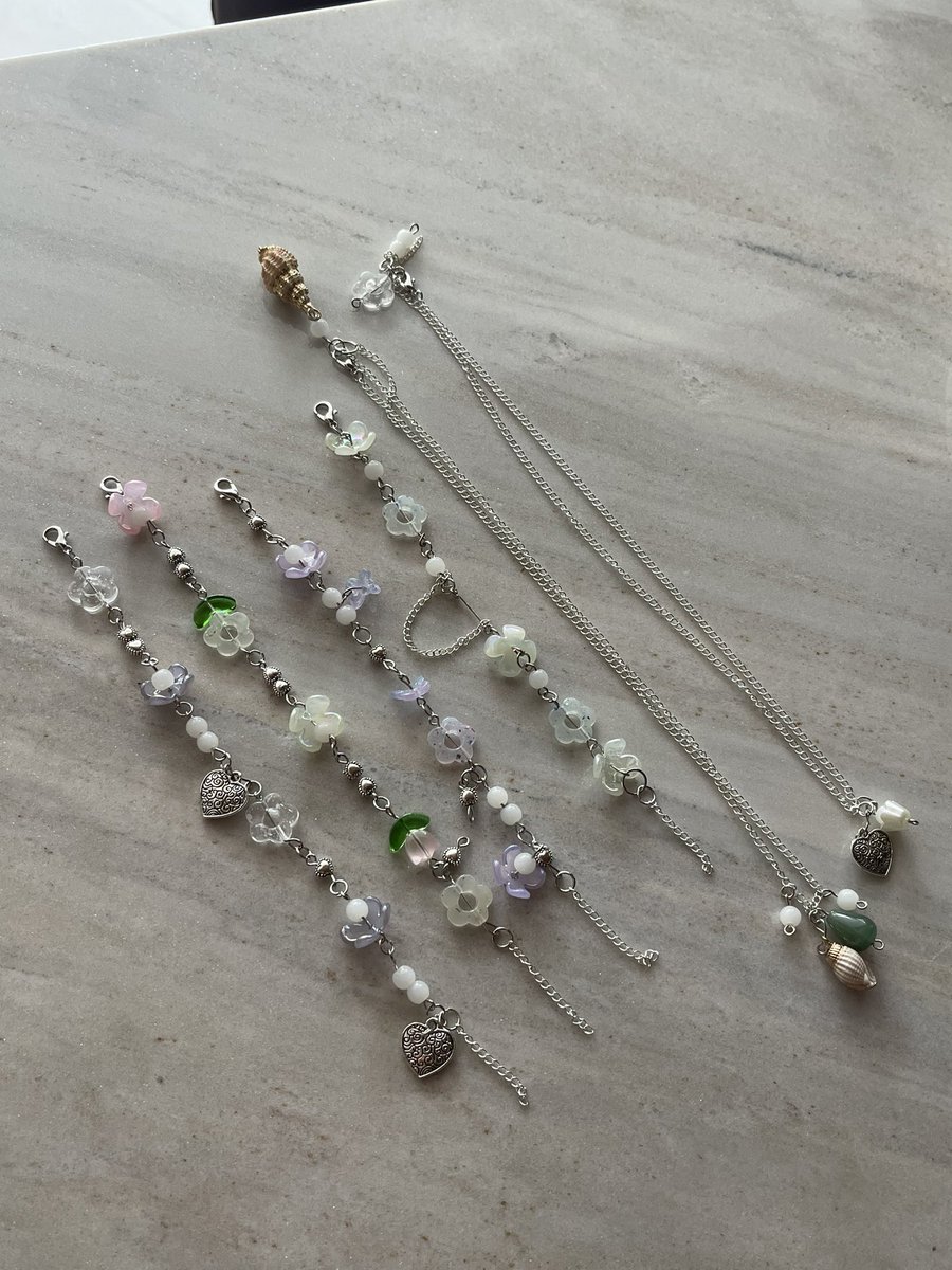 b3lloj0rna's tweet photo. #กำไลข้อมือ #กำไลข้อมือลูกปัด #handmade #ลูกปัด #กำไลคู่ #เครื่องประดับ #marguerterts https://t.co/V21hTvaMao