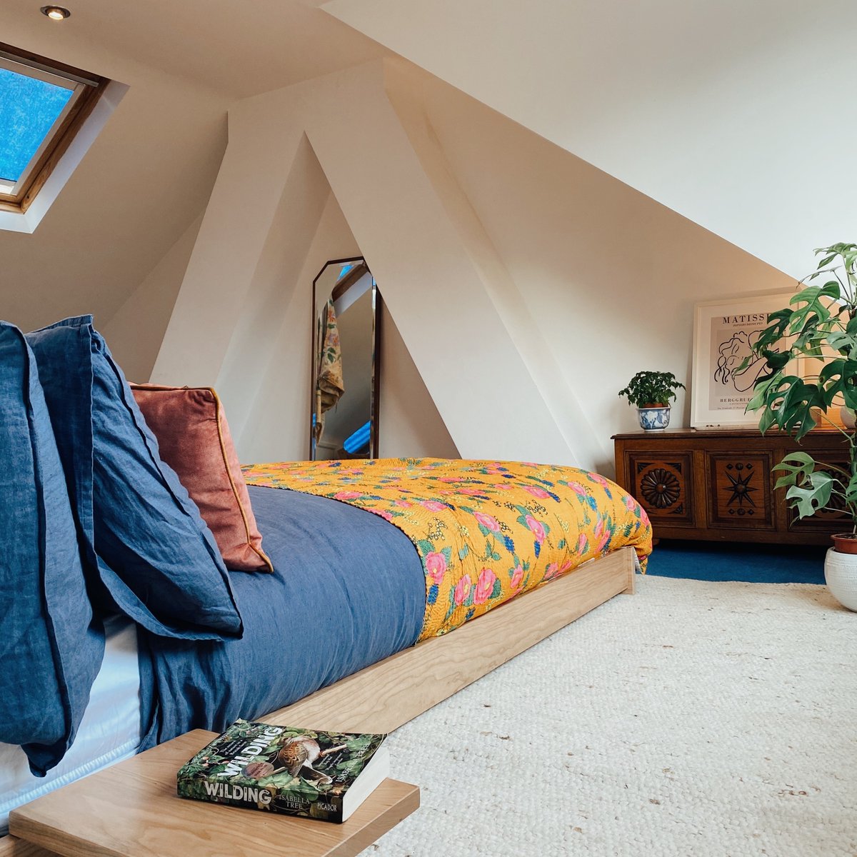 getlaidbeds's tweet photo. To add a pop of colour to your loft space, why not add a vibrant bed spread to your new frame?

Perfect for attic spaces, you can design your own Low Enkel Bed here: https://t.co/psU6nDp97M 

#InteriorDesign #Decor #AtticRoom #WoodenFurniture #SpringAesthetic https://t.co/xZoYPCFBCo