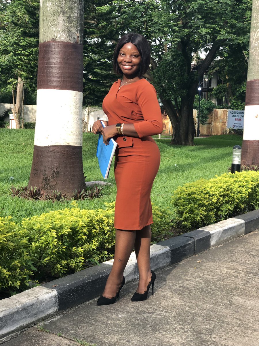 FavourPraise_'s tweet photo. “In partial fulfillment of the requirement for the award….” bla bla bla😌

B.A ENGLISH signed, sealed and what’s not to be proud of?😍

An actual intelligent, gorgeous, graduate!👩🏽‍🎓 https://t.co/RFe2nOdMN8
