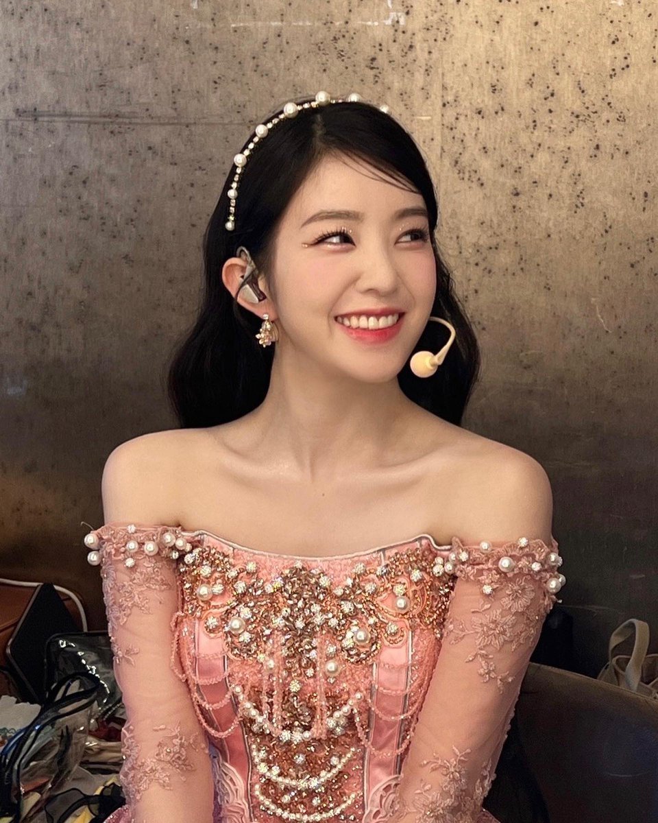 irene_global's tweet photo. [IG] 230705

New renebaebae post!

“💘” (2/2)

🔗https://t.co/EHY49wjJL0

#IRENE #아이린 #RedVelvet @RVsmtown https://t.co/hSZvoAqaNi