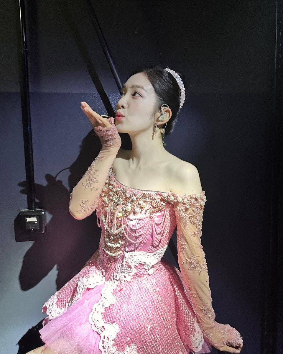 irene_global's tweet photo. [IG] 230705

New renebaebae post!

“💘” (2/2)

🔗https://t.co/EHY49wjJL0

#IRENE #아이린 #RedVelvet @RVsmtown https://t.co/hSZvoAqaNi