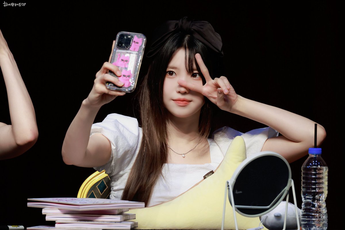 hibread970929's tweet photo. 230701 팬사인회 HQ
@realfromis_9
#프로미스나인 #fromis_9 #송하영 #hayoung #ハヨン https://t.co/VcadGJg6C3