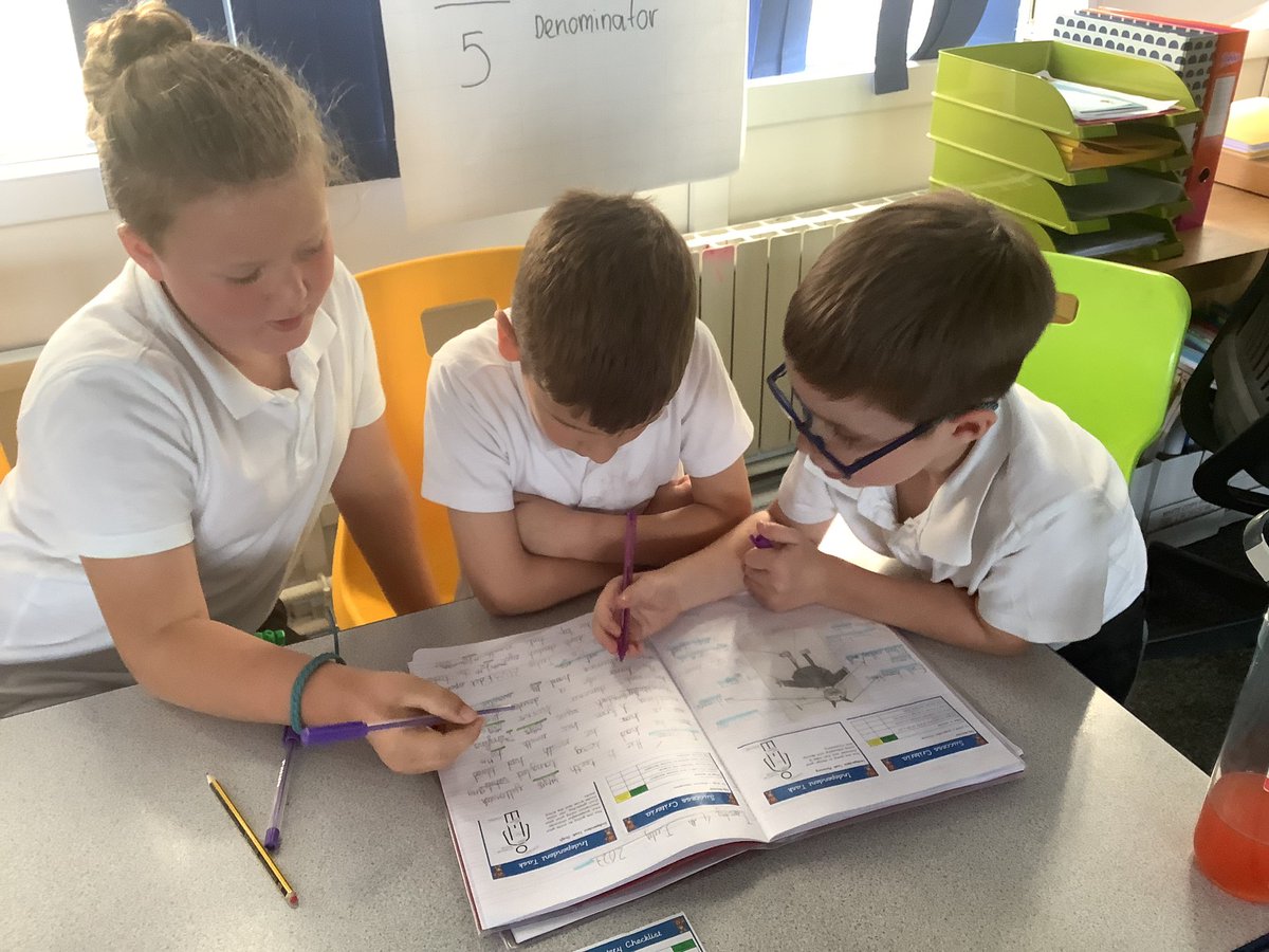 StHelensyear3's tweet photo. After our incredible writing session yesterday, Year 3 focused on peer marking to share and discuss their work. Together they had to spot the features of the writing toolkit and discussed how to improve. @PrincipalSTH @STHAssistantHT @AETAcademies https://t.co/cDbfkaZqq9