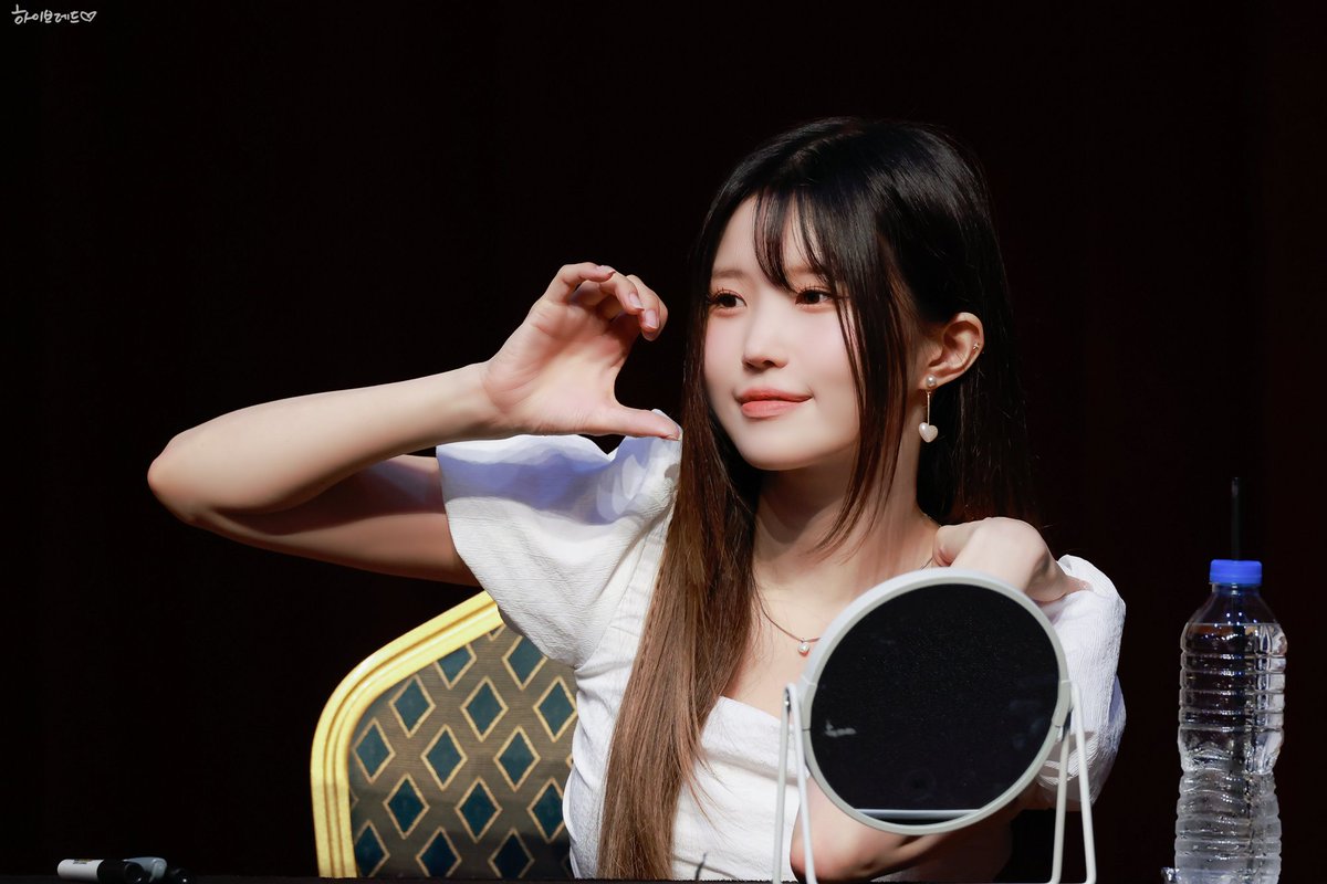 hibread970929's tweet photo. 230701 팬사인회 HQ
@realfromis_9
#프로미스나인 #fromis_9 #송하영 #hayoung #ハヨン https://t.co/VcadGJg6C3