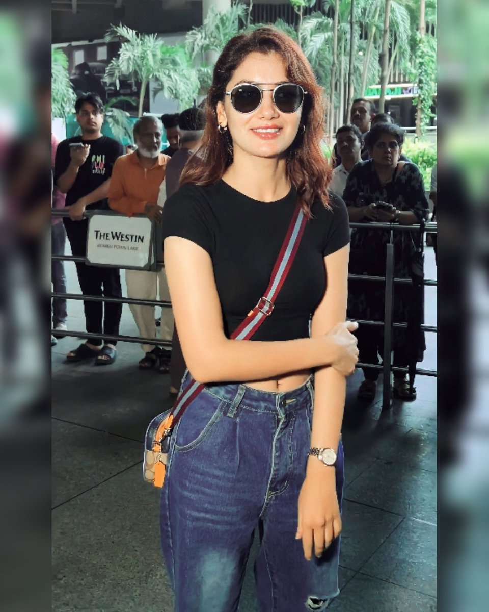 Beauty in Black ❤️😍

#PrettyJha #PragyaMehra #AbhiGya #LadyBoss #LadyMogambo #Tisha
#SritiJha #SJ #Sriti #DARMIYAAN #Ridhakshi <a href="/sritianne/">ً</a>