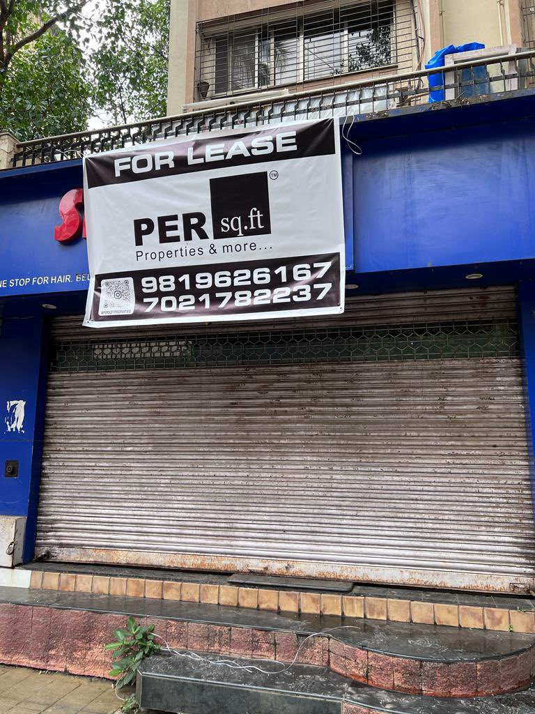 persqftpropmum's tweet photo. New Inventory, 
Key with us 🔑 
*Commercial Shop For Rent*

Eg. (Salon, Electric Cooking, Coaching Center, Pet Clinic etc)

*Call For Name*
Location : *Santacruz West*
Area: *700 - 800 Carpet*
Price : *2.50 Negotiable*

Main Road, 
Water Connection &amp; Toilet Available. https://t.co/R091e4JE8A