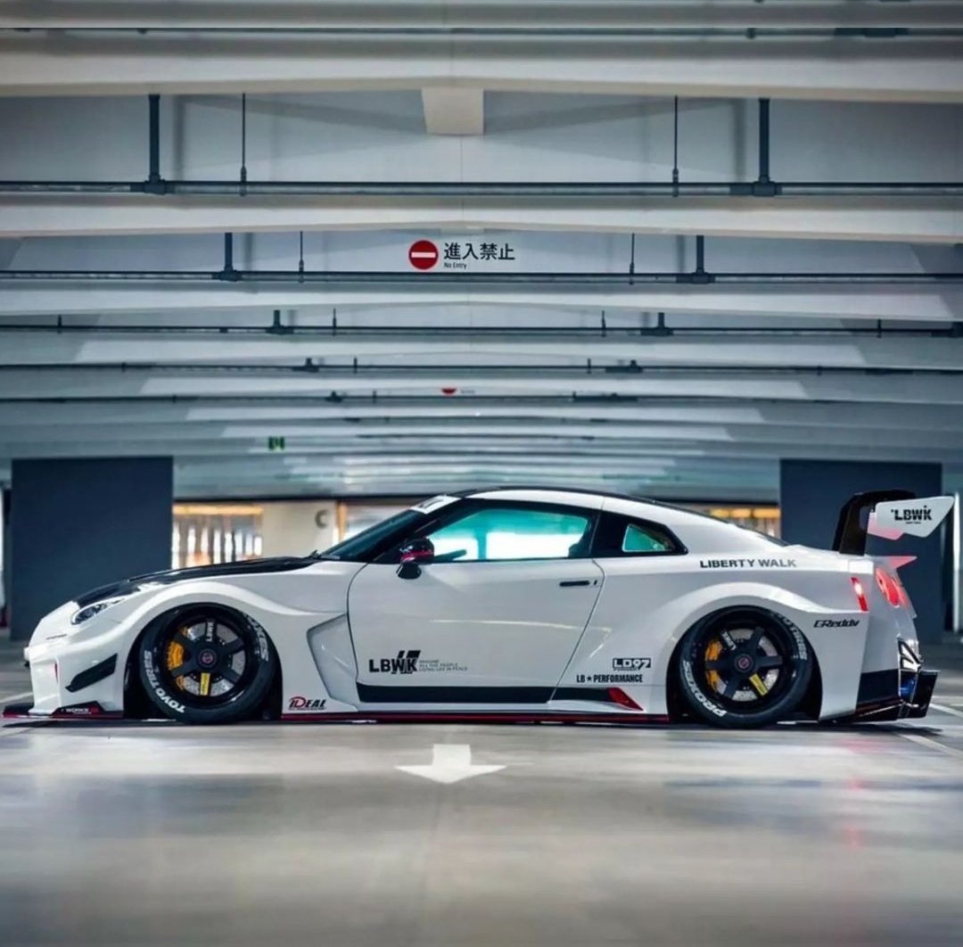 Liberty Walk Nissan GTR-R35 🤍