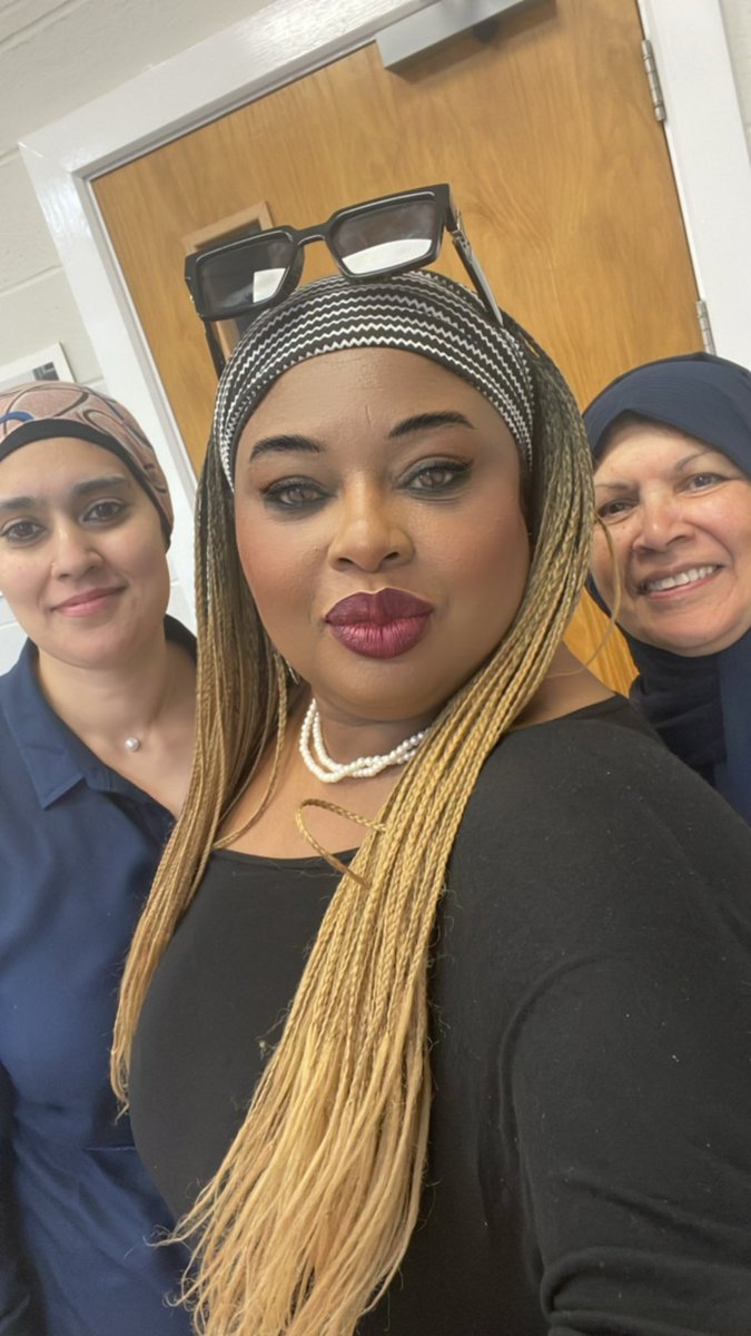 Zebra_carol's tweet image. Benefit of working on events like this is catching up with the amazing #volsec community. The fab ladies from @BollyFit 🌟and ray of sunshine ☀️ Alfred from @waiyincws 
@GreaterSport #TogetherFund event @gmcvo @gmbmenetwork @BlacAwards @MikeWildMacc